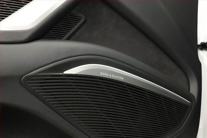 Audi TTS (2015) 2.0 TFSI - fotka 25 z 29