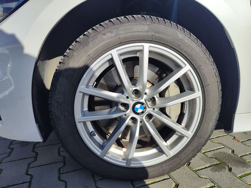 BMW Řada 3 E330/215kW Sportline AT PHEV - fotka 34 z 34