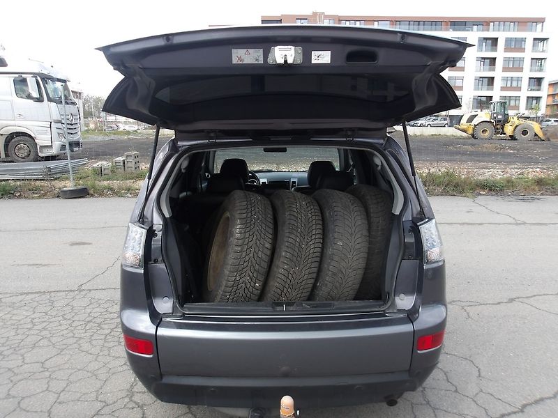 Mitsubishi Outlander 2,3i LPG+BENZIN  AUTOMAT !!! - fotka 17 z 31
