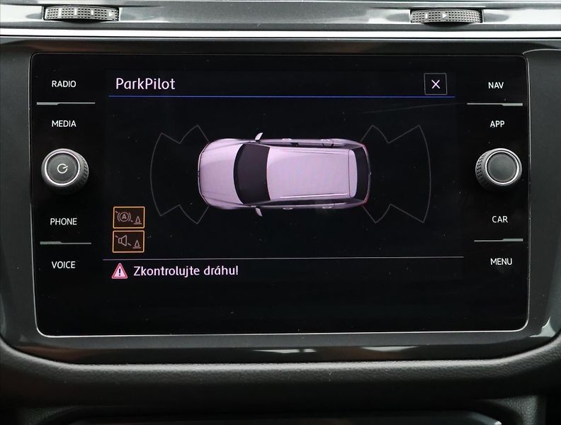 Volkswagen Tiguan 2,0 TDI 110kW 4M DSG Highline - fotka 19 z 28