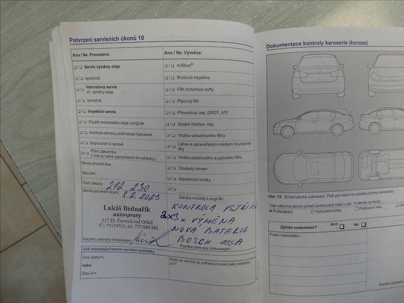 Volkswagen Touareg 3,0 TDi V6 180kW, webasto, DPH - fotka 46 z 50