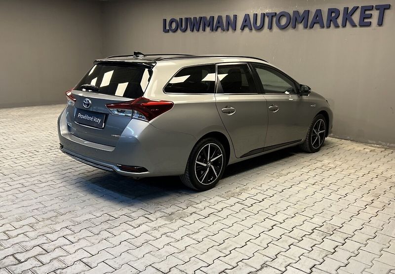 Toyota Auris 1.8 Hybrid AT SELECTION TS - fotka 2 z 16