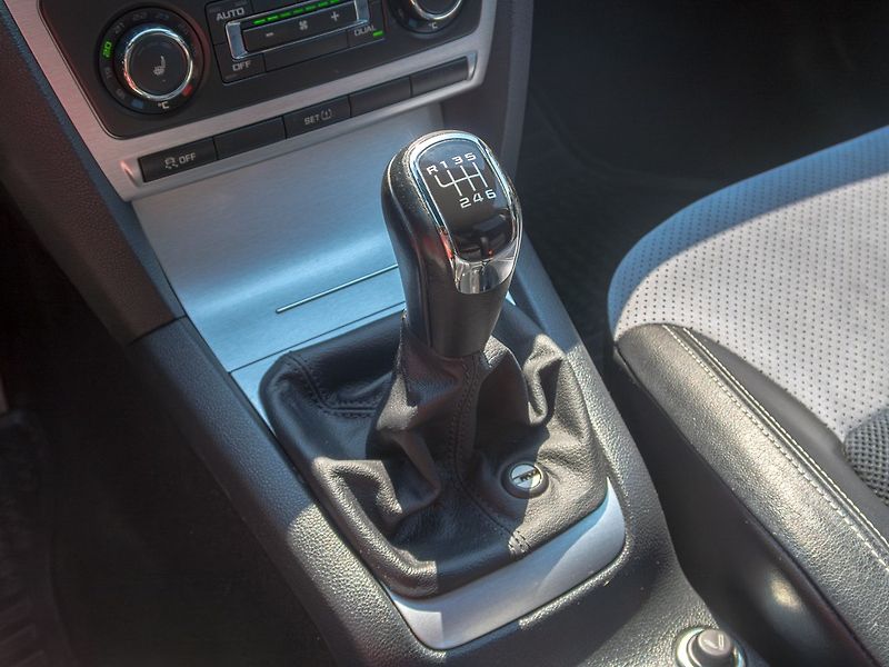 Škoda Octavia (2010) 12/10 2.0TSI RS 147KW – SERVIS - fotka 33 z 53