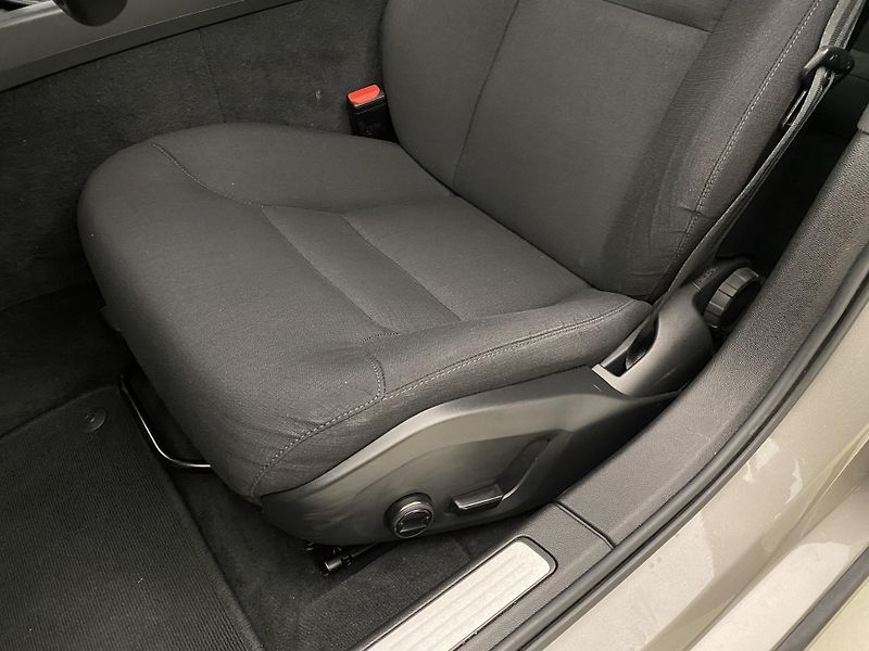 Volvo V60 D3 MOMENTUM AUT - fotka 24 z 41