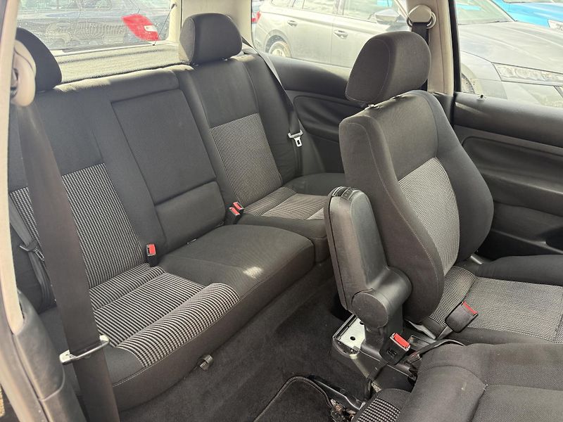 Volkswagen Golf 1.6i - fotka 11 z 13