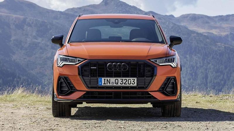 SUV Audi teď mají osmiúhelníkovou masku chladiče