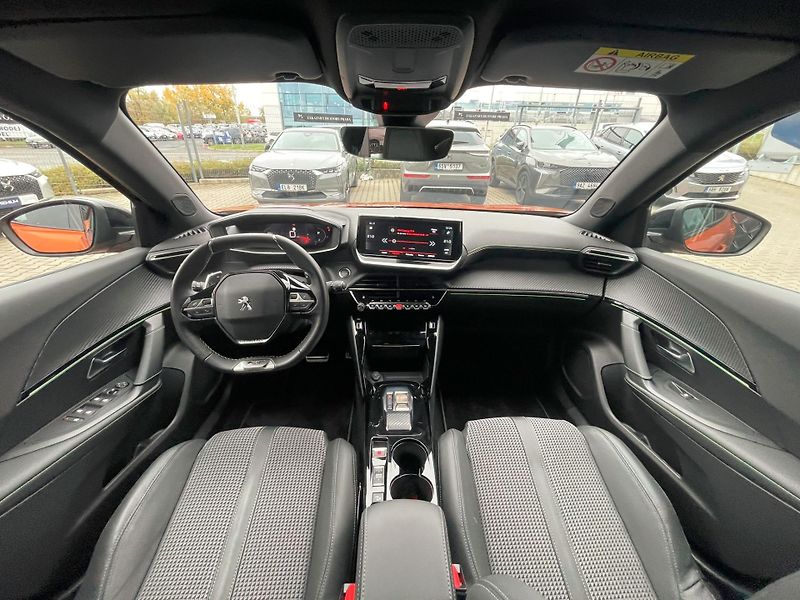 Peugeot 2008 GT 1.2 PureTech 96 kW - fotka 2 z 20