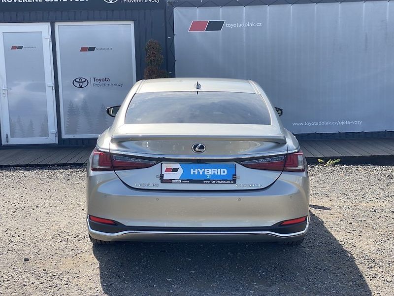 Lexus ES 300h 2.5HEV, ČR, Limited Edition - fotka 5 z 10
