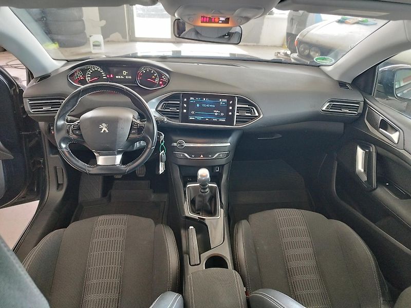Peugeot 308 (2018) 1,2I,81KW,1.ROK ZÁRUKA,NAJ.54t - fotka 21 z 36