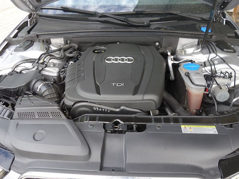Audi A4 (2015) 2.0TDI 110kW 8A -NAVIGACE - fotka 29 z 35