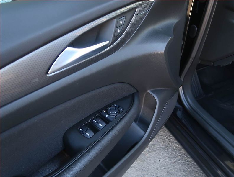 Opel Insignia (2020) 1.5 CDTI, Automat, Serv.kniha - fotka 17 z 17
