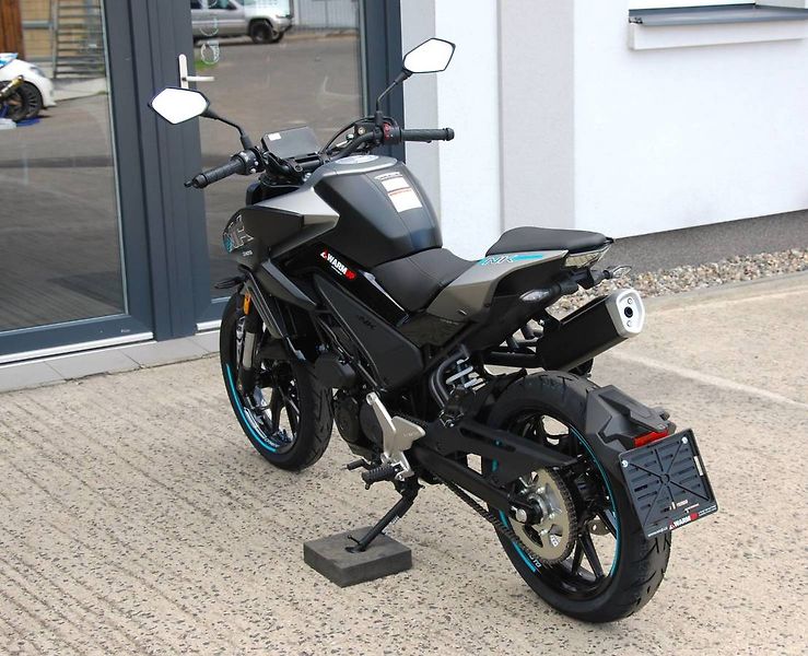 CFMOTO (2026) 125NK BLACK - fotka 11 z 25