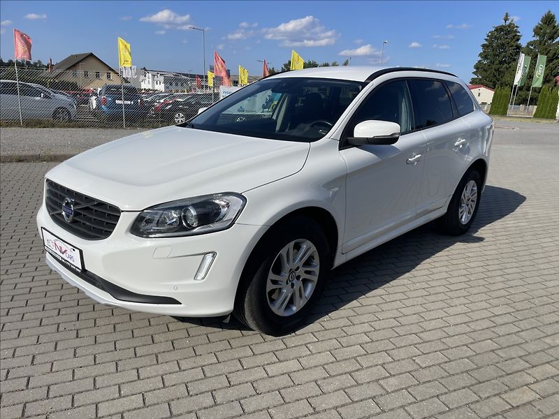 Volvo XC60 2,4 D4 Geartronic Kinetic AWD - fotka 34 z 41