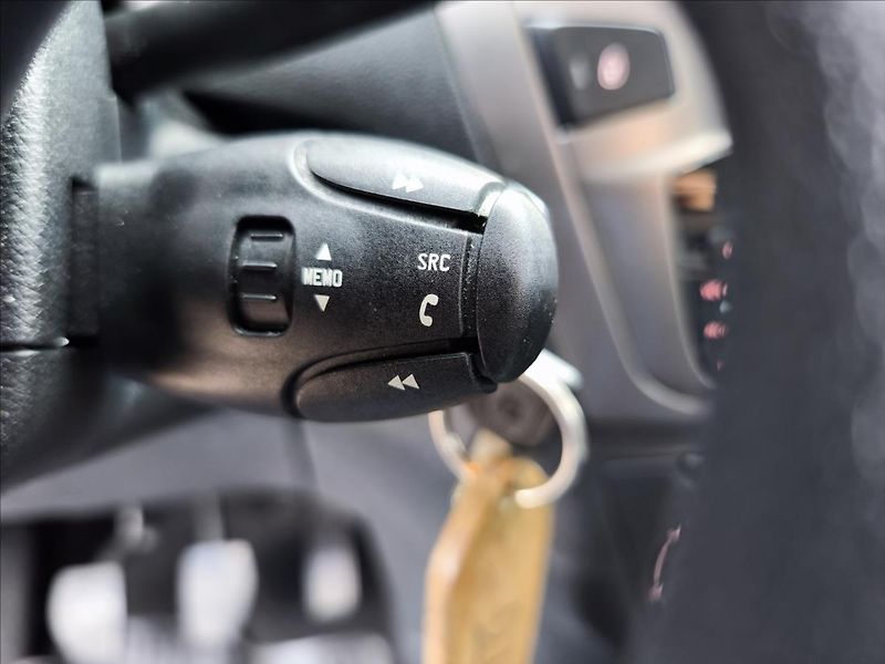 Peugeot 301 1,2 PureTech Allure - fotka 15 z 21