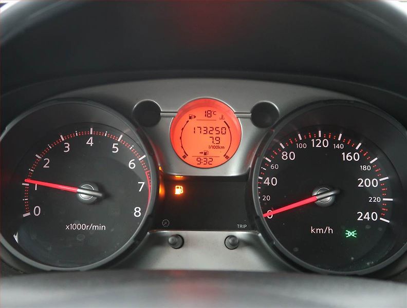 Nissan Qashqai (2008) 1.6, ČR,1.maj, Tempomat - fotka 11 z 17