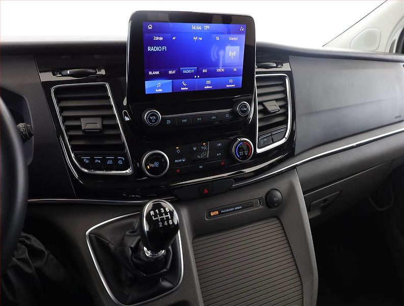 Ford Tourneo Custom (2021) Titanium 2.0 EcoBlue mHEV, ČR - fotka 10 z 19