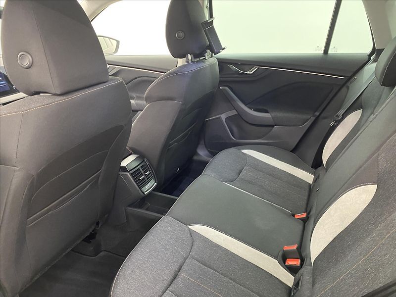 Škoda Scala 1,0 TSI 85kW Top Selection - fotka 6 z 30