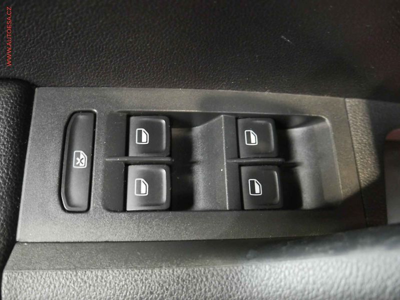 Škoda Octavia (2014) 2.0TDi, 2.maj, RS, Bixen, AC - fotka 18 z 21
