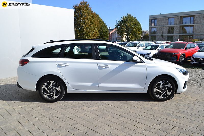 Hyundai i30 WG 1,5I MT SMART FL NAVI - fotka 6 z 45