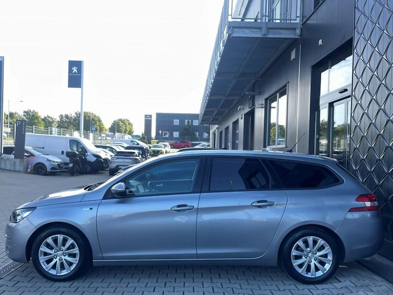 Peugeot 308 STYLE SW 1.2 PT 81 kW - fotka 4 z 27