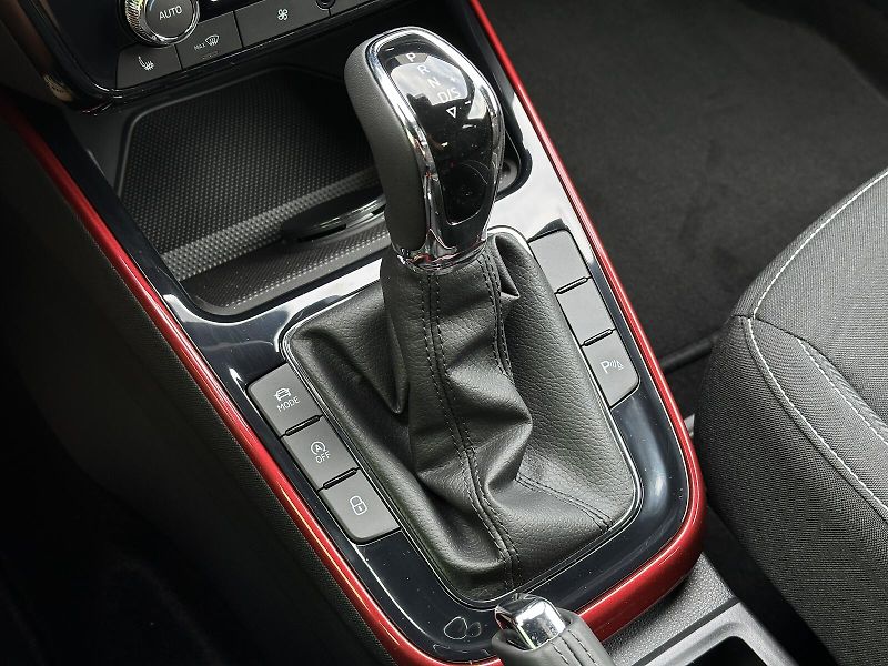 Škoda Fabia 1.0TSi DSG Monte Carlo 116PS B - fotka 34 z 40