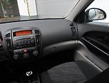 Kia Ceed (2009) 1.6 CRDi, po STK, Tažné - náhled 8