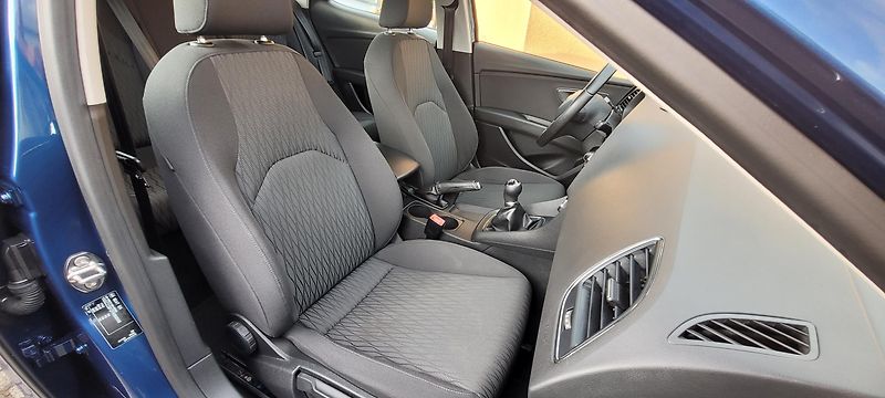 Seat Leon (2014) 1,2TSi 81kWbenzín FuLLeD Style - fotka 11 z 38