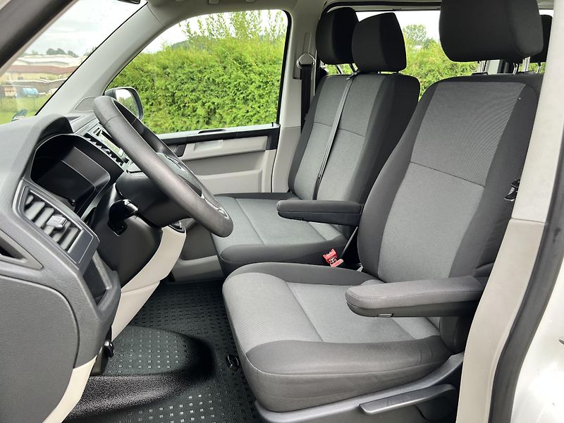 Volkswagen Transporter 2.0TDI 75KW,9MÍST,TZ,KLIMA,1MA - fotka 13 z 37