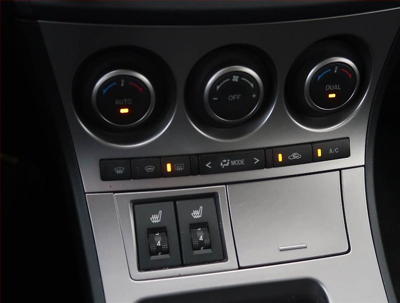 Mazda 3 (2009) 2.0, Navi, Tempomat - fotka 18 z 20