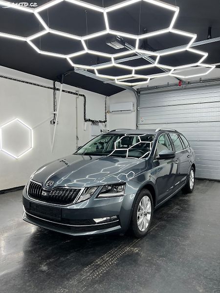 Škoda Octavia Combi 2,0 TDI Style/ odp.dph - fotka 10 z 41