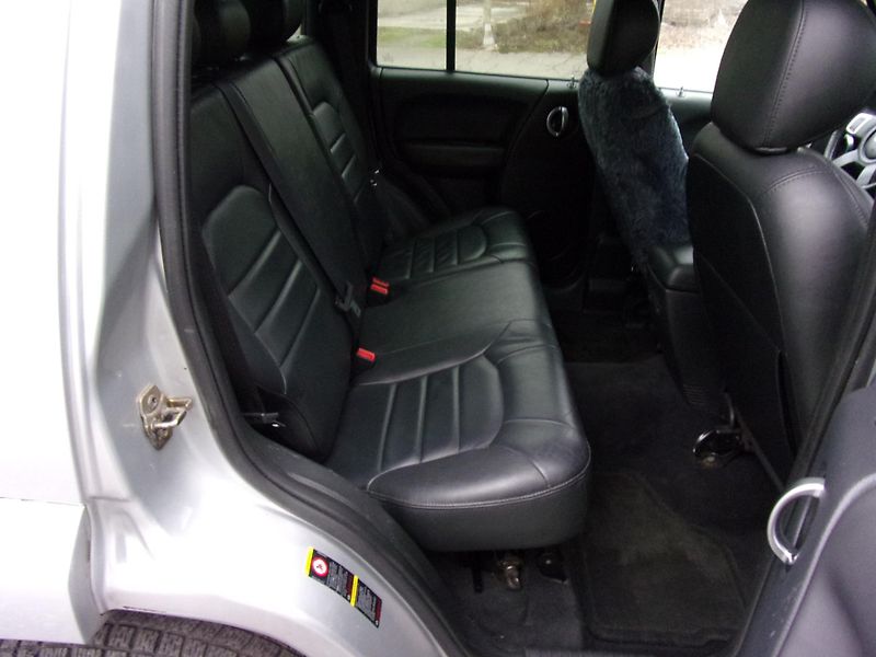 Jeep Cherokee (2004) 2.5 CRD 105kW 4X4  BEZ KOROZE - fotka 20 z 23