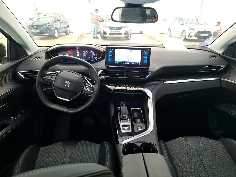 Peugeot 5008 1,2PT EAT8 ALLURE - fotka 8 z 9