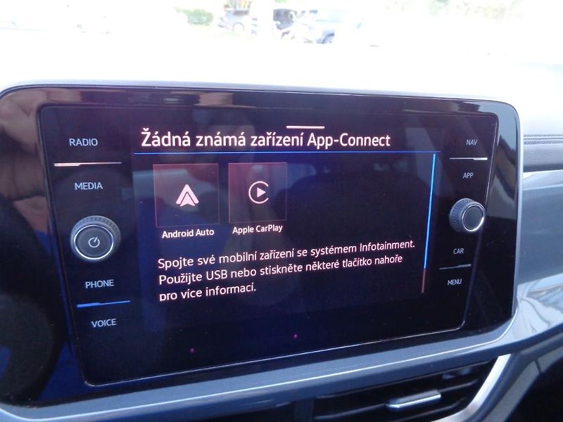 Volkswagen T-Roc 1.5 TSI Style  110 kW - fotka 17 z 29