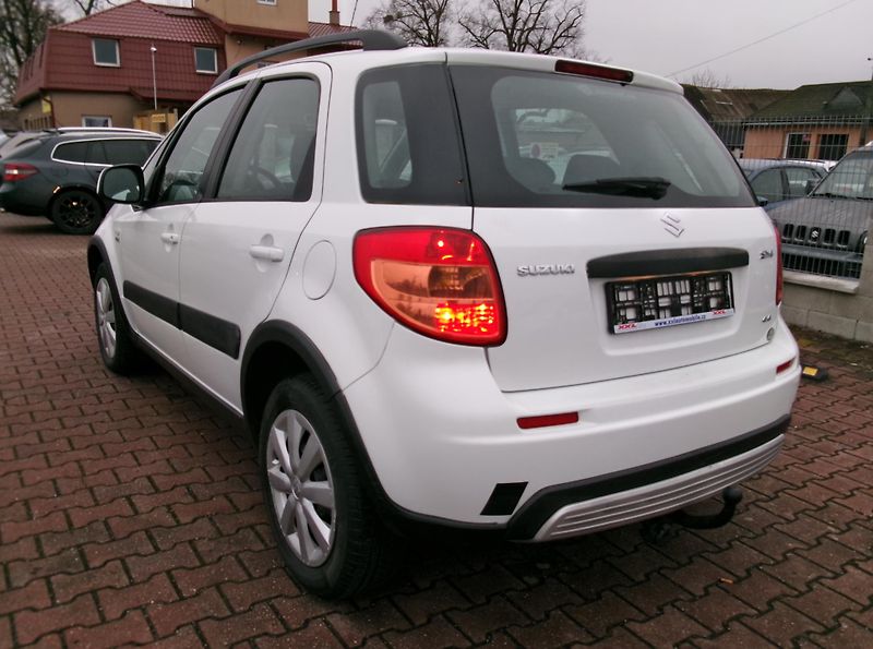 Suzuki SX4 (2009) 1.9DDiS 4x4 KLIMA výhřev TAŽNÉ - fotka 6 z 30