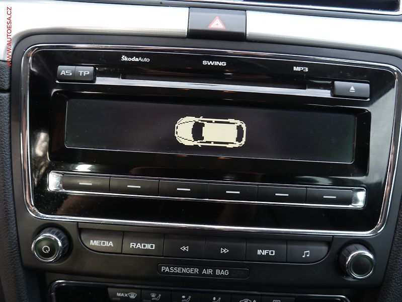 Škoda Superb (2012) 2.0TDi 4x4, AC, TZ, park - fotka 13 z 20