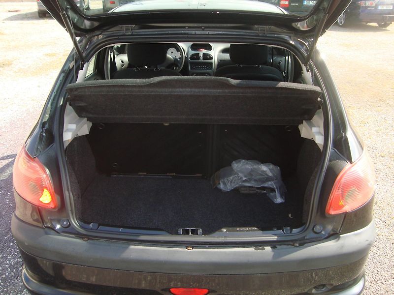 Peugeot 206 (2004) 1,4 HDI - fotka 5 z 14