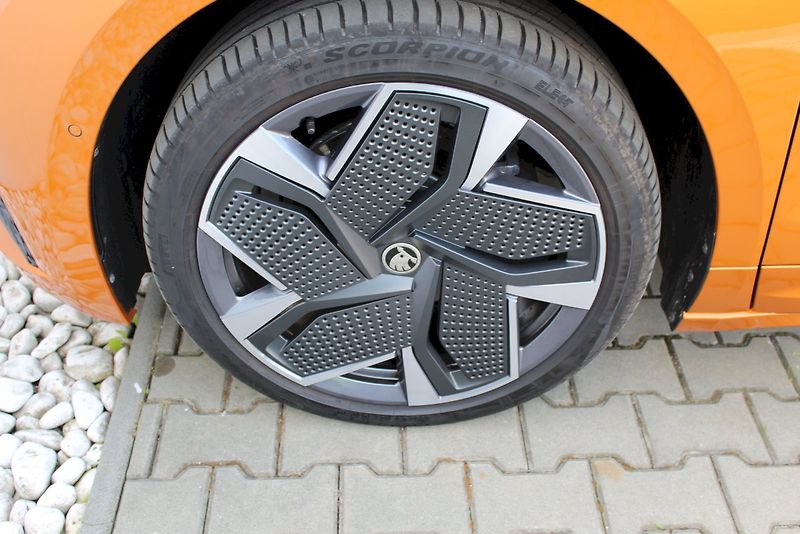 Škoda Enyaq (2022) 80 iV 220kW 4x4 RS - fotka 28 z 32