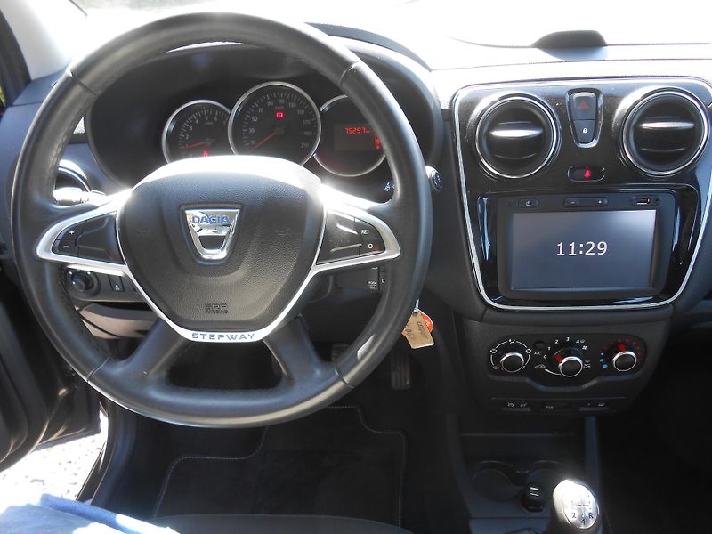 Dacia Lodgy STEPWAY,7Míst,NAVI,75TKm!! - fotka 30 z 36