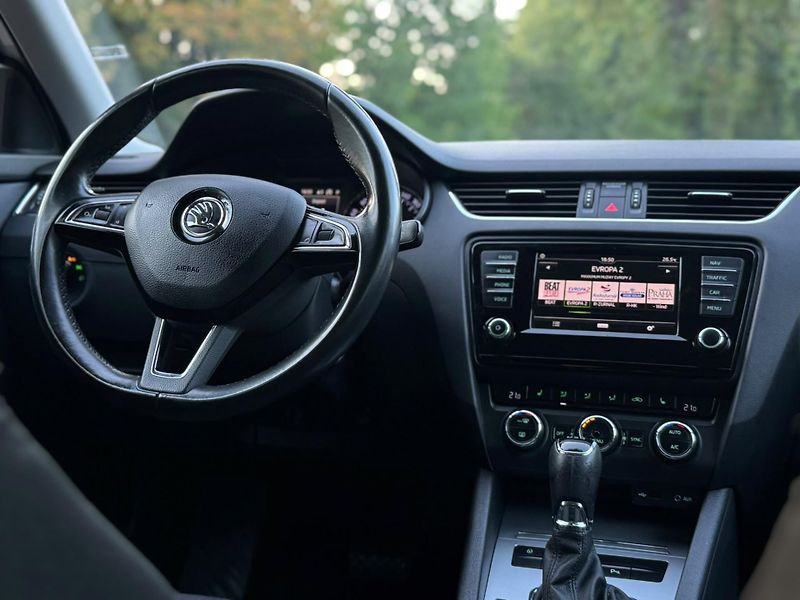 Škoda Octavia 2.0TDi STYLE 1.MAJ DPH ROZVODY - fotka 6 z 25