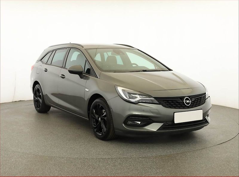 Opel Astra (2020) 1.2 Turbo, ČR,1.maj - fotka 1 z 17