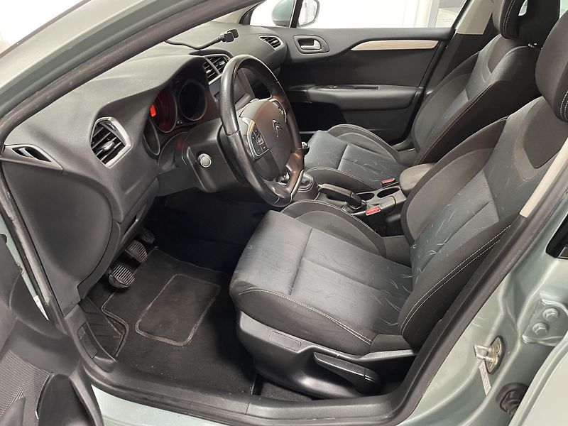 Citroën C4 1.6 VTi ČR 1.MAJITEL - fotka 19 z 23