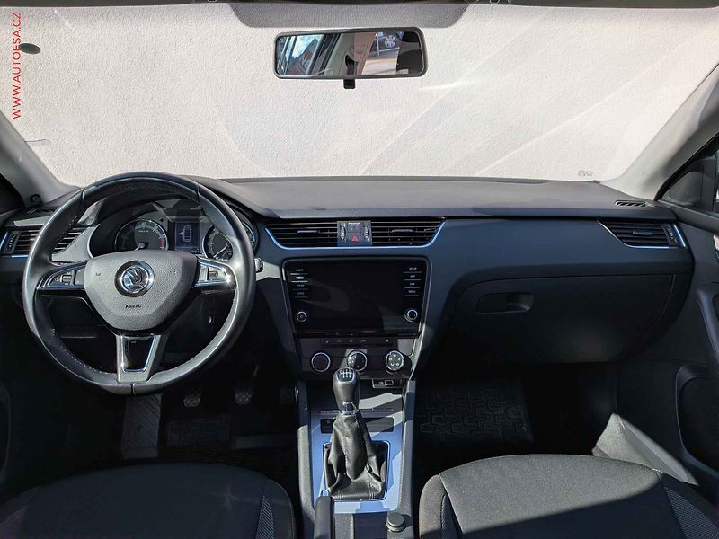 Škoda Octavia (2019) 1.5TSi, ČR, AC, výhřev sed - fotka 8 z 15