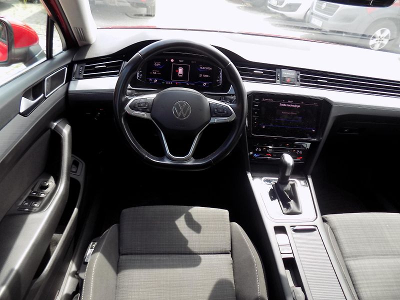 Volkswagen Passat 2,0 TDI 110 KW DSG VÝHŘEV LED - fotka 22 z 43