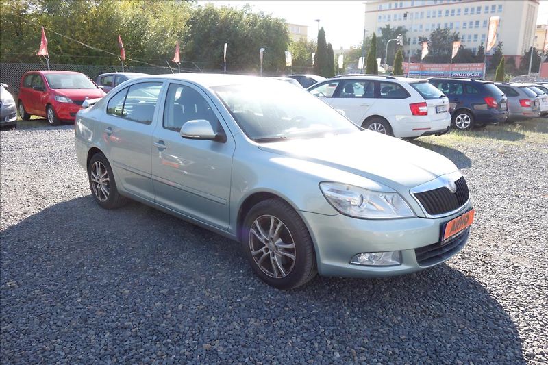 Škoda Octavia 1,8 TSi, ČR, 2 MAJ., SERV.KN. - fotka 1 z 4