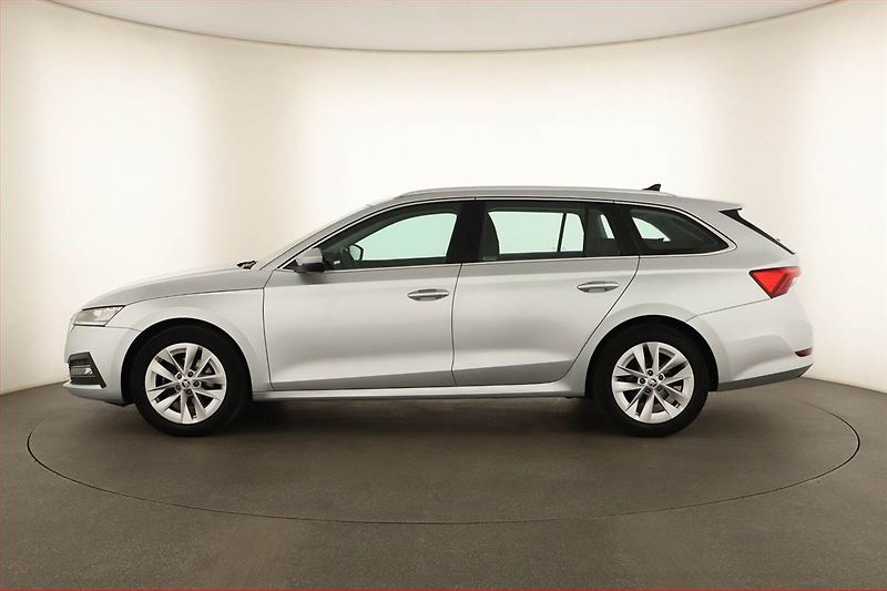 Škoda Octavia (2021) Style 1.5 TSI, ČR,1.maj - fotka 3 z 13