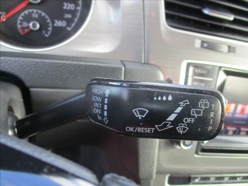 Volkswagen Golf 1,2 TSi,aut.klima.serv.kn. - fotka 22 z 39