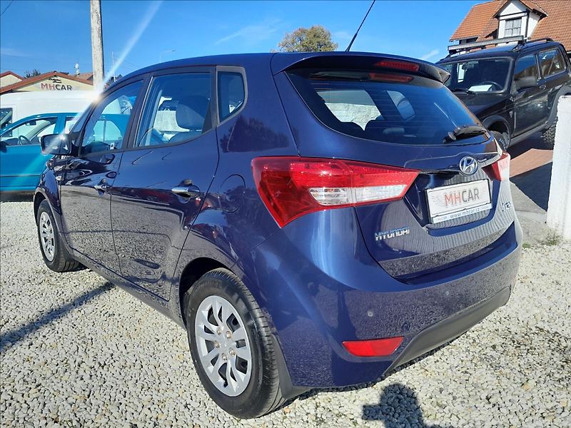 Hyundai ix20 1,6i 91kW 38 000km - fotka 5 z 54