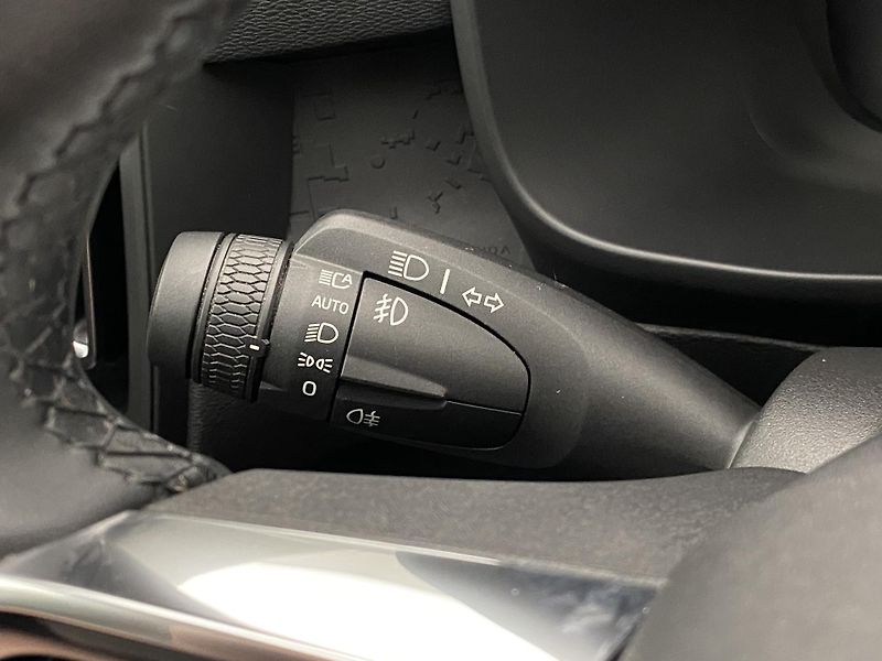 Volvo XC40 T2 ESSENTIAL  - fotka 21 z 37