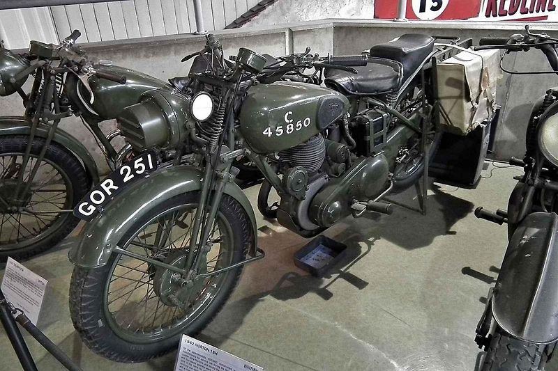Motocykl BSA M20.