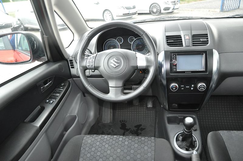 Suzuki SX4 1.6i 4WD - fotka 5 z 15
